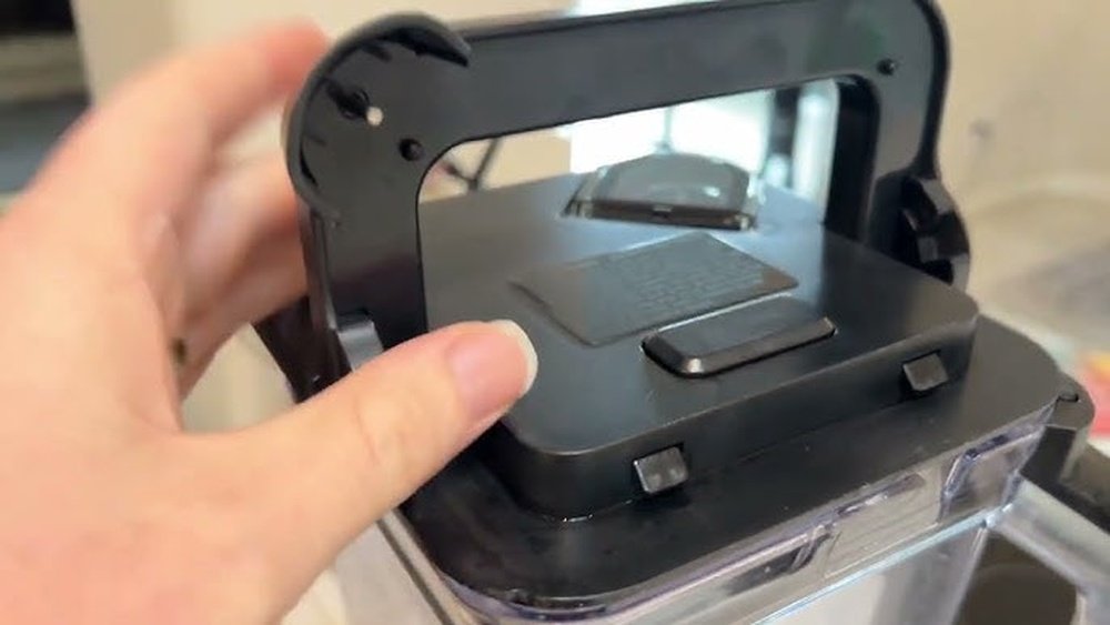 How To Open Ninja Blender Lid