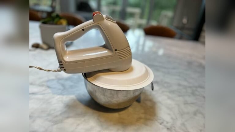 How To Use Immersion Blender Without Splashing