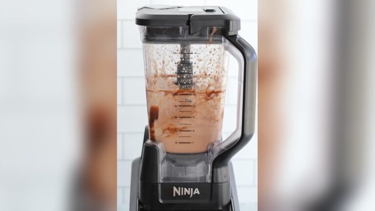 How To Make A Chocolate Milkshake In A Ninja Blender