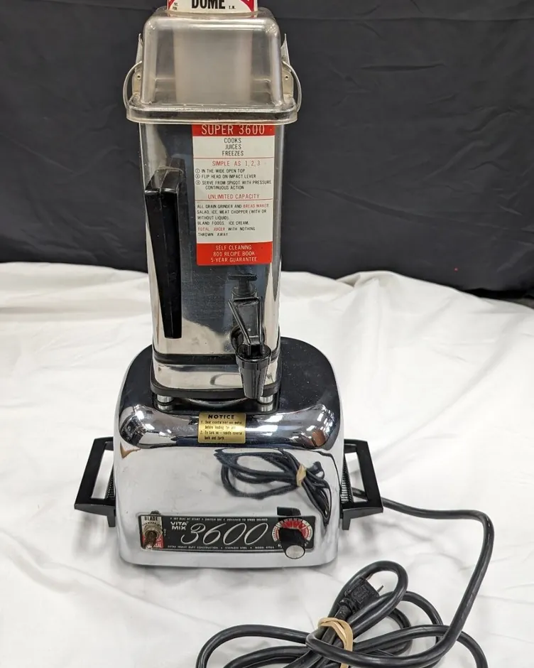 Clean Vitamix blender container ready for use